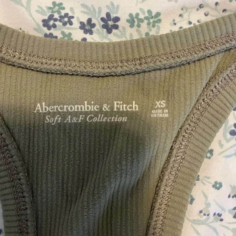 Olive Green Ribbed Tank Top - Picture 3 of 3